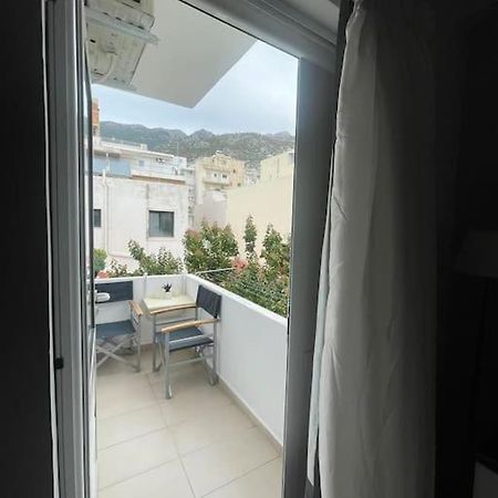 Studio In The Center, 2 Mins From The Beach Loutraki  Luaran gambar