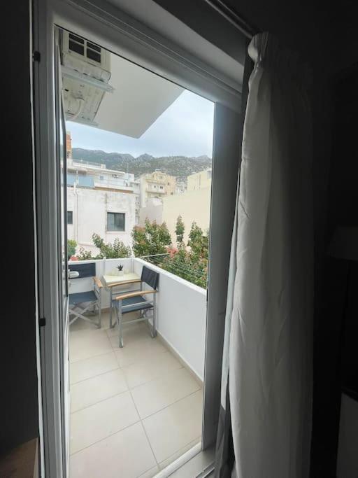 Studio In The Center, 2 Mins From The Beach Loutraki  Luaran gambar
