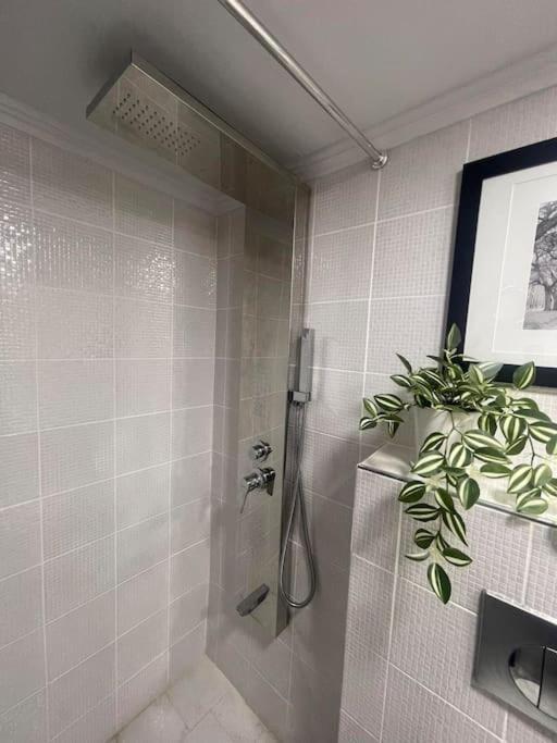 Studio In The Center, 2 Mins From The Beach Loutraki  Luaran gambar
