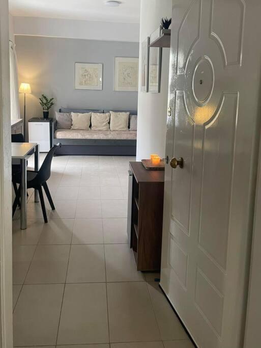 Studio In The Center, 2 Mins From The Beach Loutraki  Luaran gambar