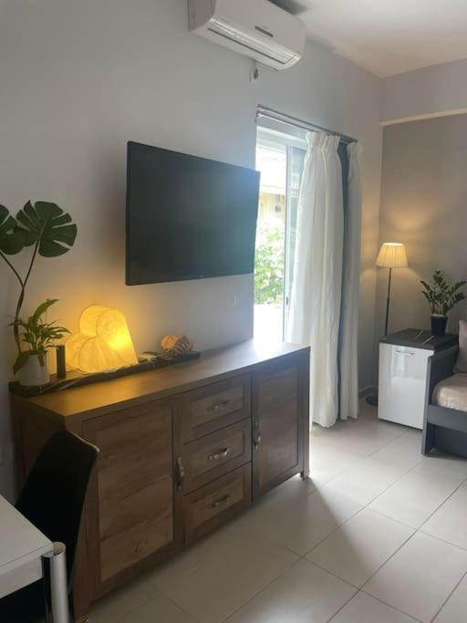 Studio In The Center, 2 Mins From The Beach Loutraki  Luaran gambar