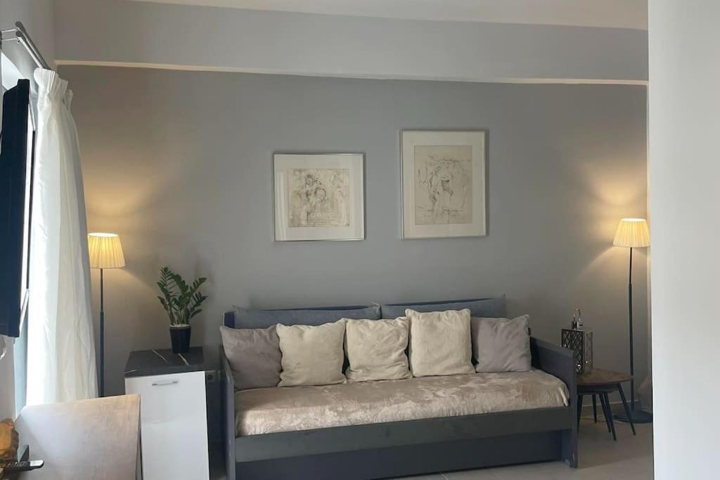 Studio In The Center, 2 Mins From The Beach Loutraki  Luaran gambar