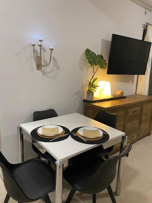 Studio In The Center, 2 Mins From The Beach Loutraki  Luaran gambar
